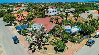 Spacious 5BR Home w Amazing Garden Privatepool