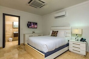 3BR 3BA Duplex w Amazing Views Pool Amenities