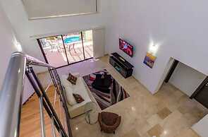 3BR 3BA Duplex w Amazing Views Pool Amenities