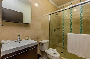 3BR 3BA Duplex w Amazing Views Pool Amenities