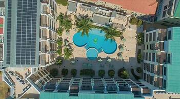 3BR 3BA Duplex w Amazing Views Pool Amenities