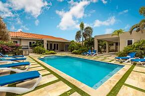 Outstanding Oasis 7BR 7BA Villa With Private Pool