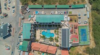 Top Floor Corner Condo w Amazing Views 2BR 3BA