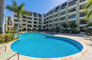 Top Floor Corner Condo w Amazing Views 2BR 3BA