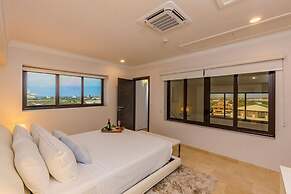 Top Floor Corner Condo w Amazing Views 2BR 3BA