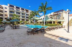 Top Floor Corner Condo w Amazing Views 2BR 3BA