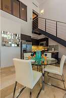 Top Floor Corner Condo w Amazing Views 2BR 3BA