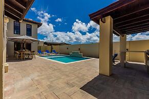 Large 5BR Villa With Private Pool Near Eagle Beach