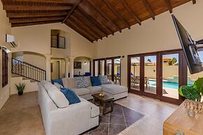 Large 5BR Villa With Private Pool Near Eagle Beach