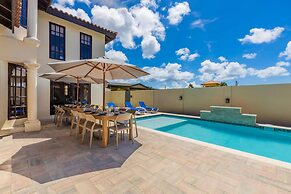 Large 5BR Villa With Private Pool Near Eagle Beach