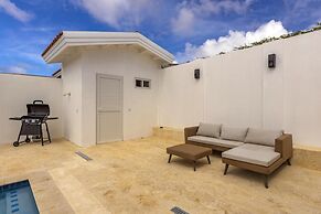 Breathtaking Views 2br3ba Private Pool Large Space