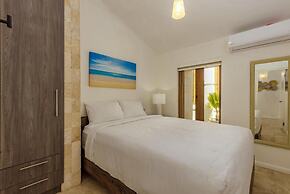 Breathtaking Views 2br3ba Private Pool Large Space