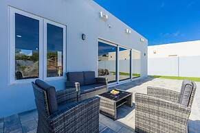 NEW 3BR 3BA Villa w Modern Decor and Private Pool