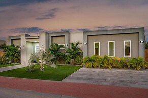 NEW 3BR 3BA Villa w Modern Decor and Private Pool