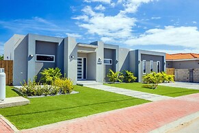 NEW 3BR 3BA Villa w Modern Decor and Private Pool