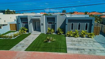 NEW 3BR 3BA Villa w Modern Decor and Private Pool