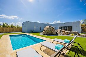 NEW 3BR 3BA Villa w Modern Decor and Private Pool