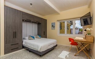 NEW 6br6 5BA Villa 200m to Beach w Privatepool