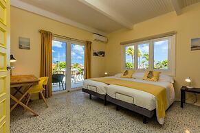 NEW 6br6 5BA Villa 200m to Beach w Privatepool
