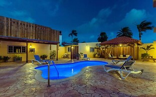 NEW 6br6 5BA Villa 200m to Beach w Privatepool