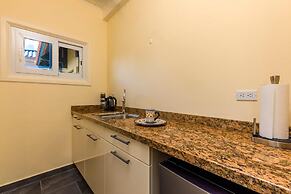 NEW 6br6 5BA Villa 200m to Beach w Privatepool