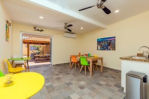 NEW 6br6 5BA Villa 200m to Beach w Privatepool