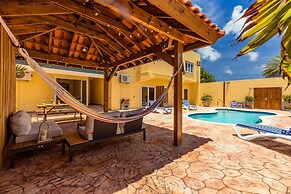 NEW 6br6 5BA Villa 200m to Beach w Privatepool