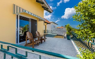 NEW 6br6 5BA Villa 200m to Beach w Privatepool