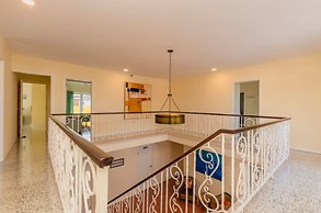 NEW 6br6 5BA Villa 200m to Beach w Privatepool