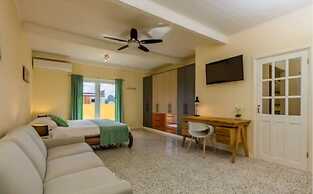 NEW 6br6 5BA Villa 200m to Beach w Privatepool