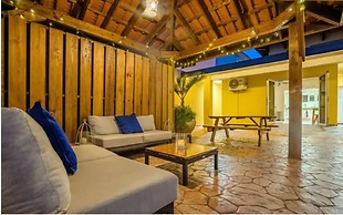 NEW 6br6 5BA Villa 200m to Beach w Privatepool