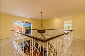 NEW 6br6 5BA Villa 200m to Beach w Privatepool