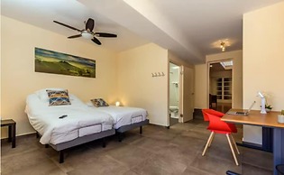 NEW 6br6 5BA Villa 200m to Beach w Privatepool