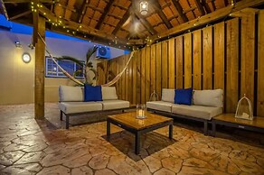 NEW 6br6 5BA Villa 200m to Beach w Privatepool