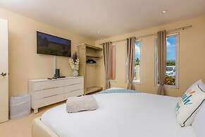 Amazing 3BR Villa w Large Private Pool Gameroom