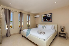 Amazing 3BR Villa w Large Private Pool Gameroom