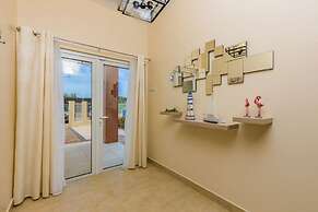 Amazing 3BR Villa w Large Private Pool Gameroom