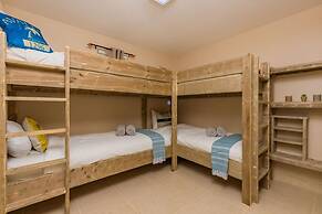 Amazing 3BR Villa w Large Private Pool Gameroom