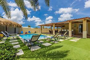 Amazing 3BR Villa w Large Private Pool Gameroom