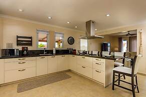 Amazing 3BR Villa w Large Private Pool Gameroom