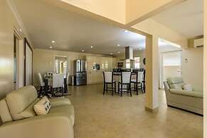 Amazing 3BR Villa w Large Private Pool Gameroom