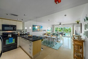 2BR 3BA Condo on Eagle Beach w Amazing Amenities