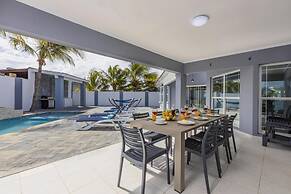 4BR 4BA Villa w Private Pool Eagle Palm Beach