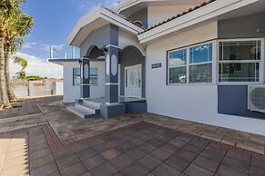 4BR 4BA Villa w Private Pool Eagle Palm Beach