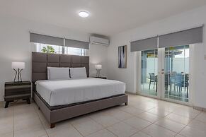 4BR 4BA Villa w Private Pool Eagle Palm Beach