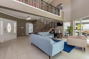 4BR 4BA Villa w Private Pool Eagle Palm Beach