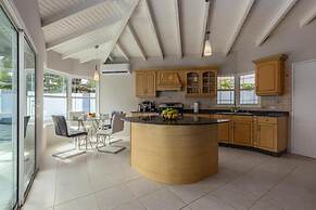 4BR 4BA Villa w Private Pool Eagle Palm Beach