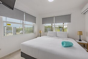 4BR 4BA Villa w Private Pool Eagle Palm Beach