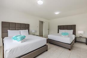 4BR 4BA Villa w Private Pool Eagle Palm Beach