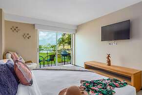 Ocean Front 2BR 2BA w Amazing Beach